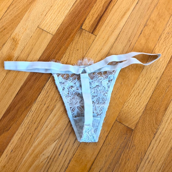 VICTORIA’S SECRET Garter Belt and G string - NWT - Picture 11 of 12